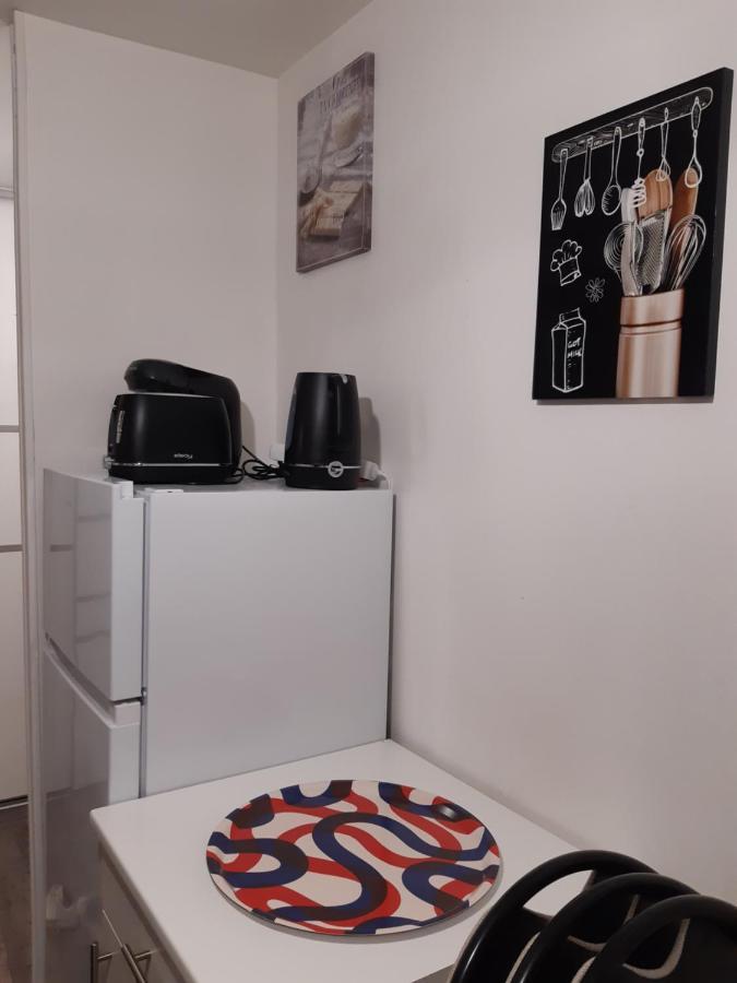 Joli Appartement T2 Agglo Troyes Sainte-Savine Exteriör bild
